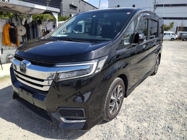 4435 Honda Step wagon RP3 2021 г. (LUM Fukuoka Nyusatsu)